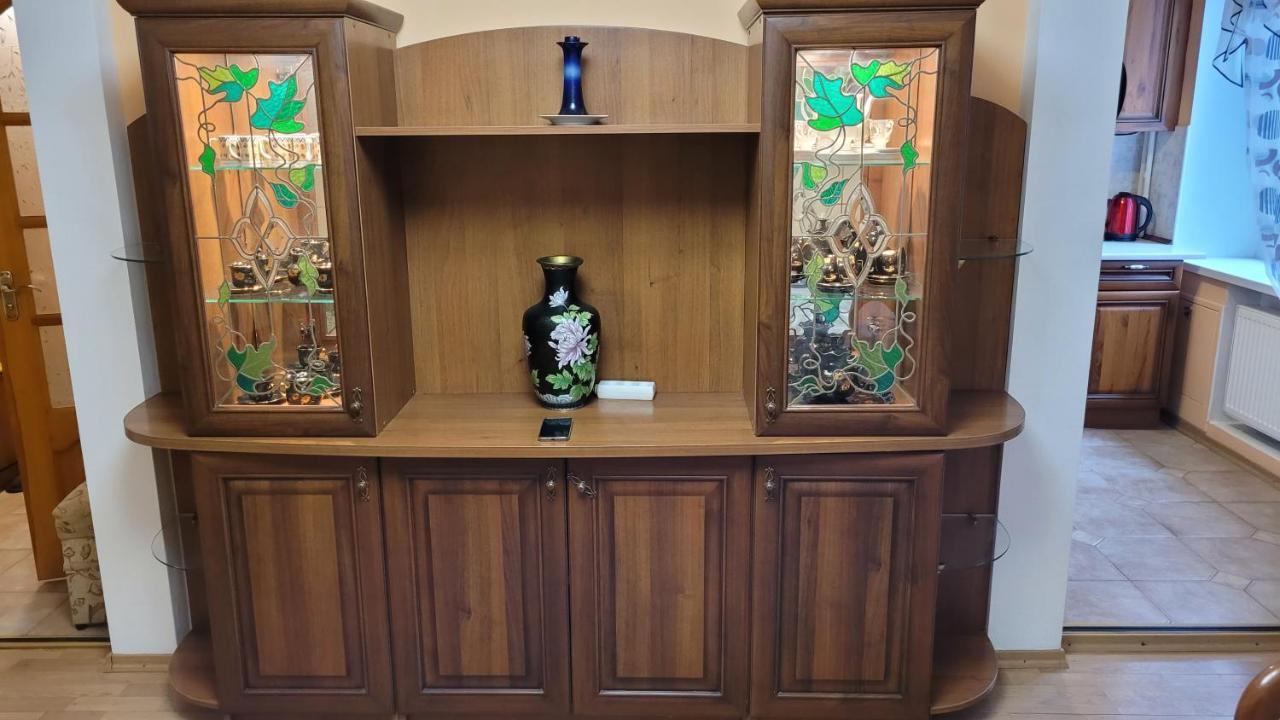 Апартаменти На Проспекті. Khmelʼnytsʼkyy Zewnętrze zdjęcie